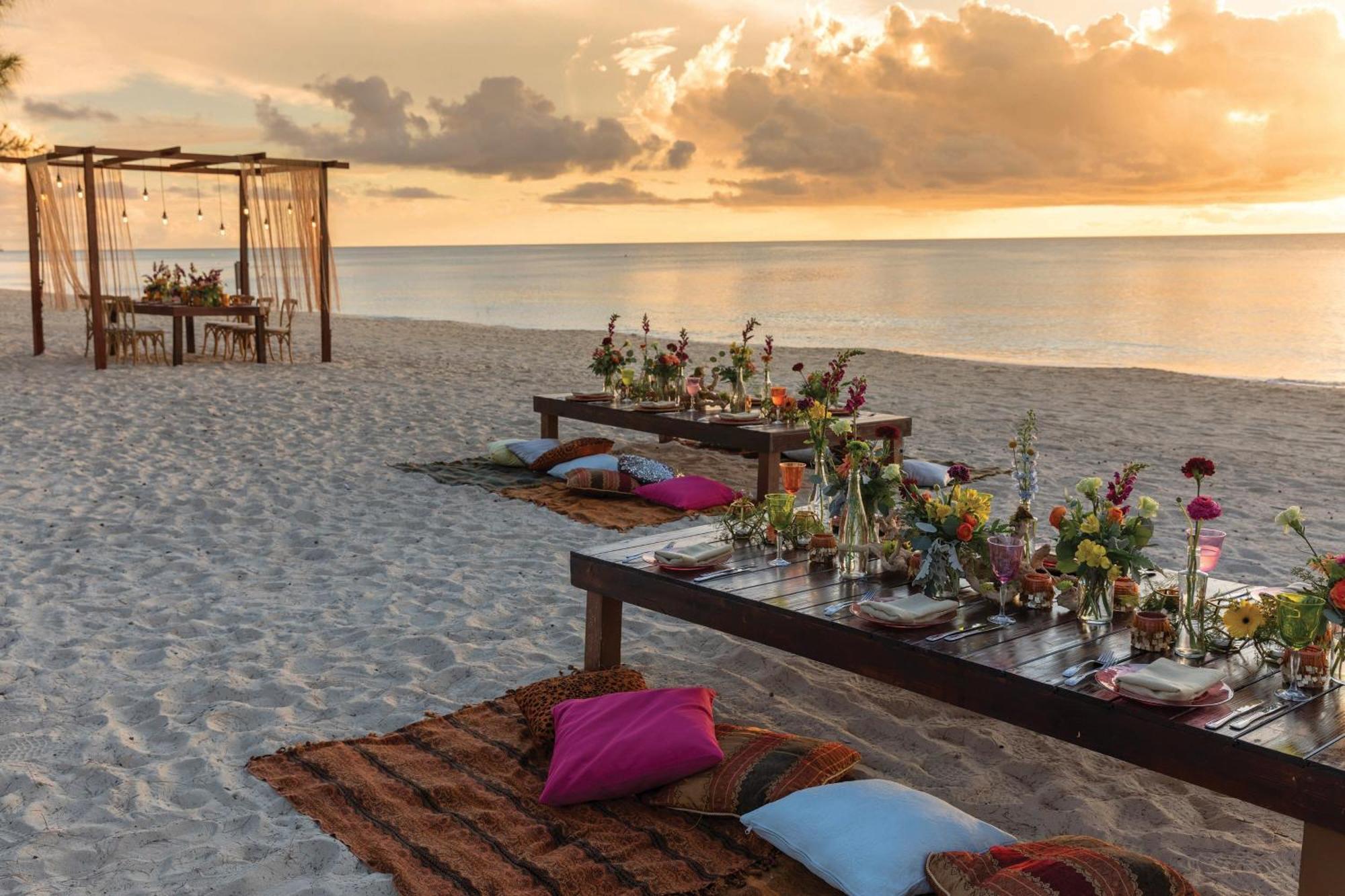 The Westin Grand Cayman Seven Mile Beach Resort & Spa West Bay Exterior photo