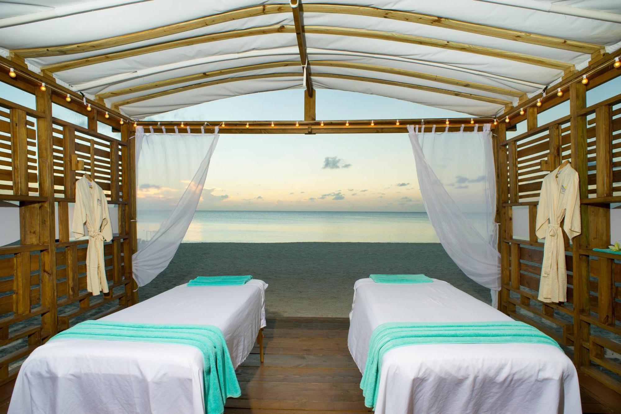 The Westin Grand Cayman Seven Mile Beach Resort & Spa West Bay Exterior photo