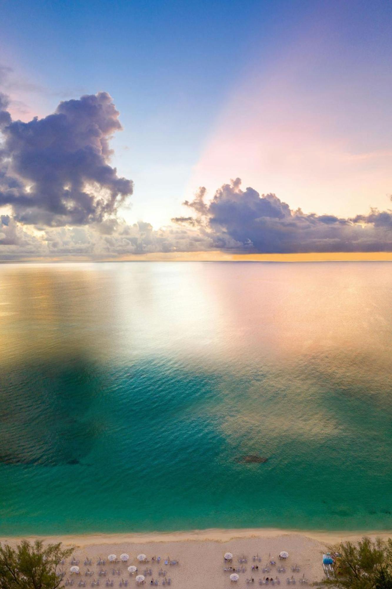 The Westin Grand Cayman Seven Mile Beach Resort & Spa West Bay Exterior photo